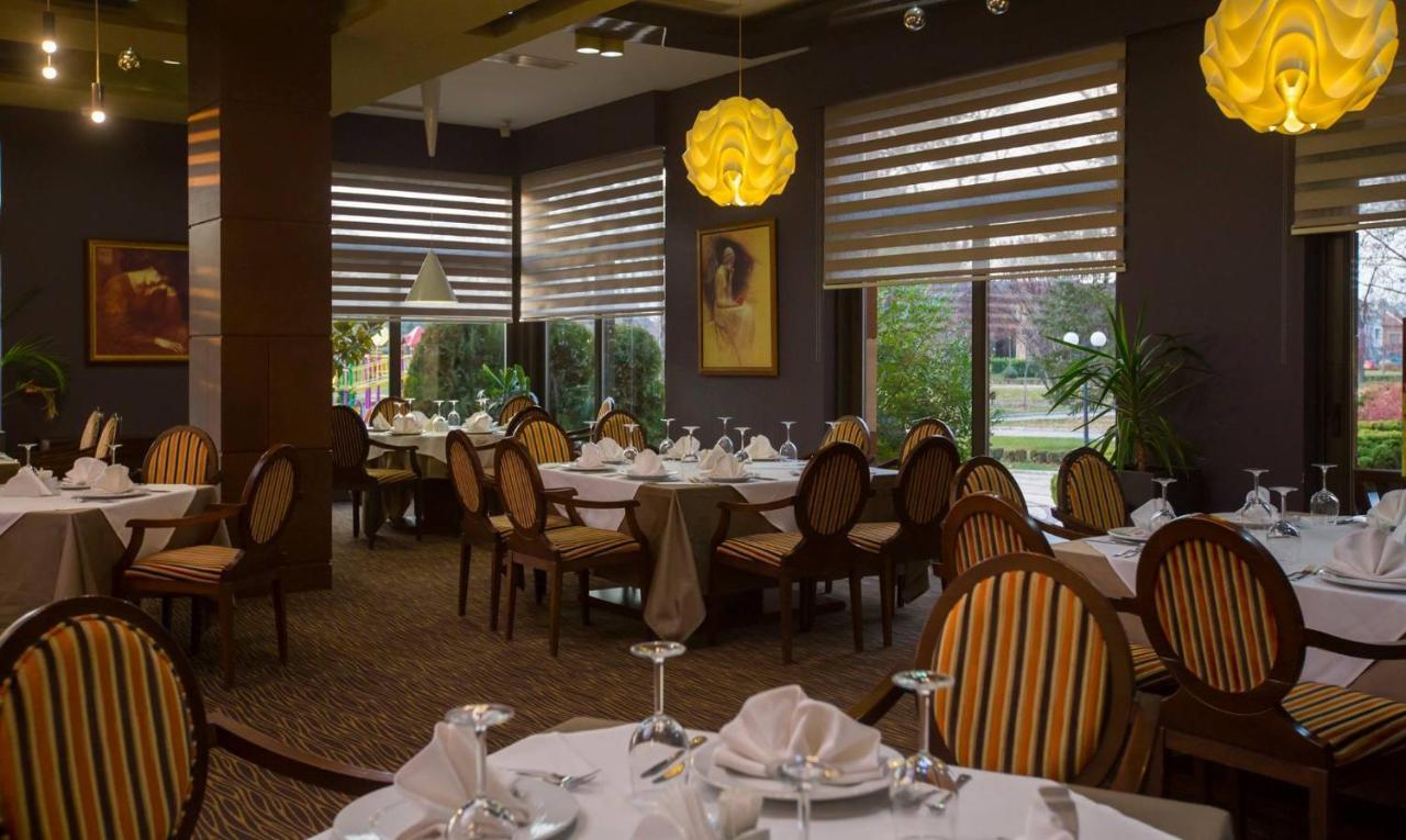 Park Hotel Romantica 스빌렌그라드 외부 사진