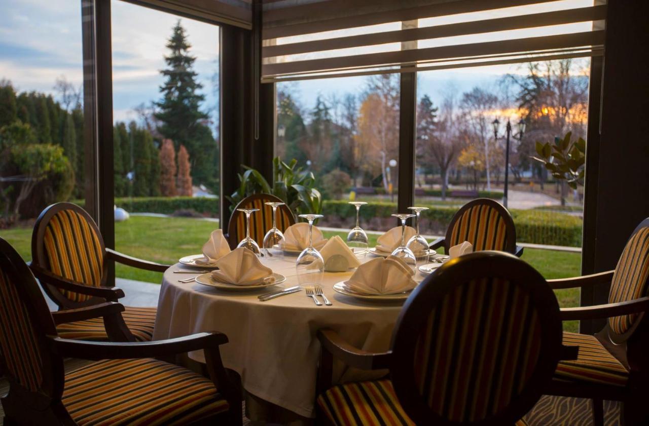 Park Hotel Romantica 스빌렌그라드 외부 사진