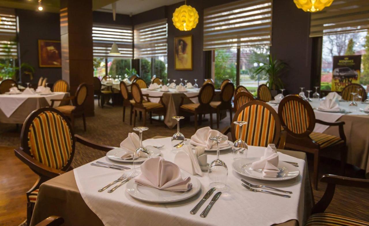 Park Hotel Romantica 스빌렌그라드 외부 사진