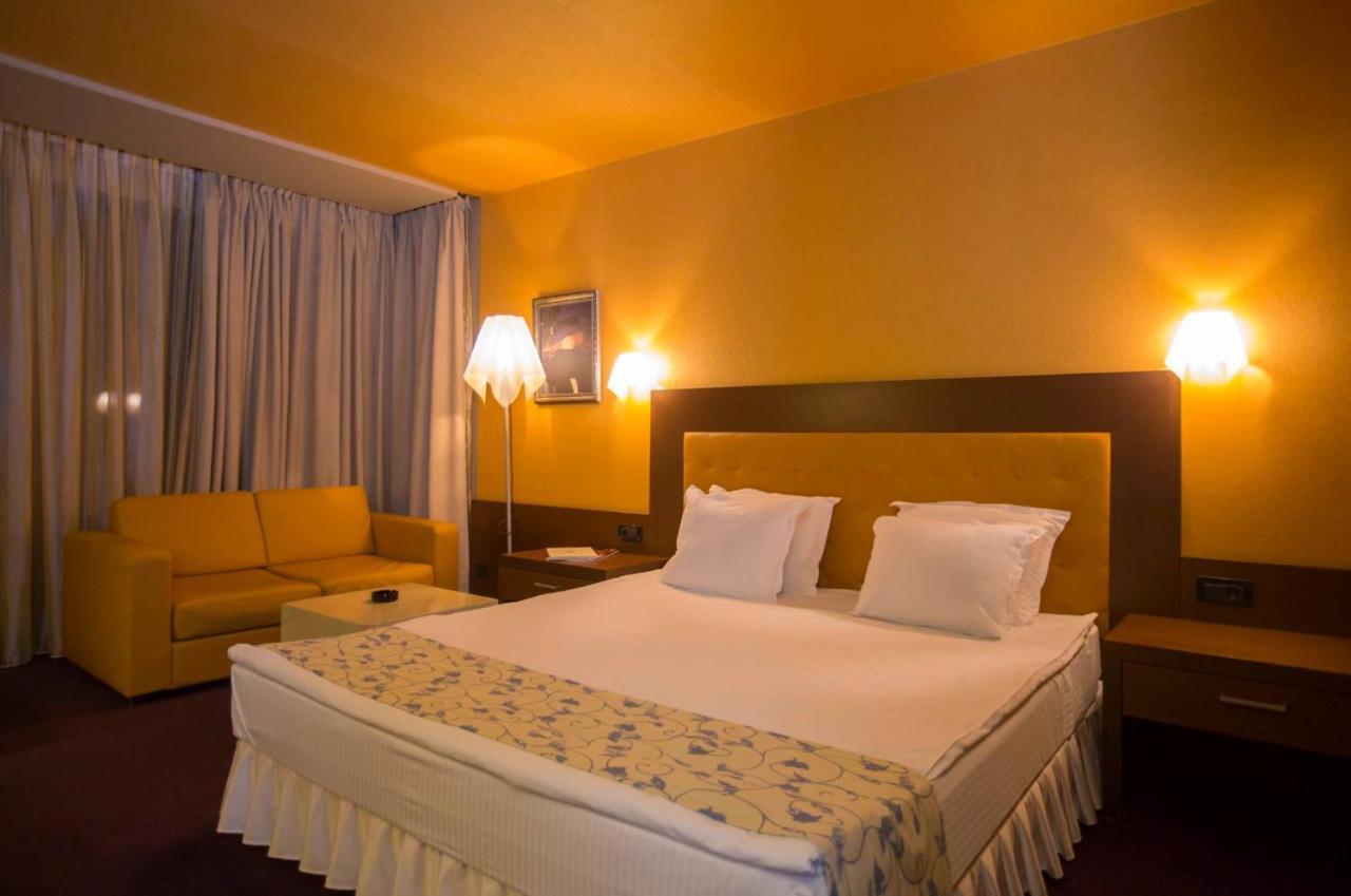 Park Hotel Romantica 스빌렌그라드 외부 사진