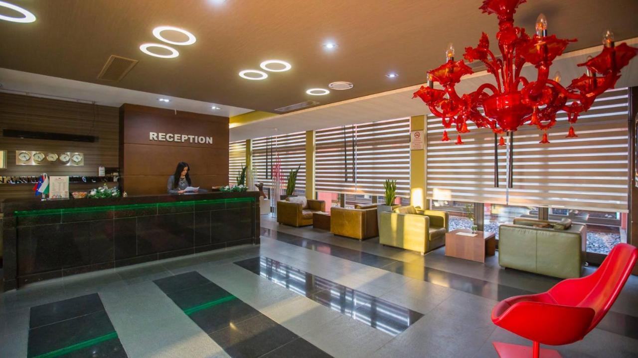 Park Hotel Romantica 스빌렌그라드 외부 사진