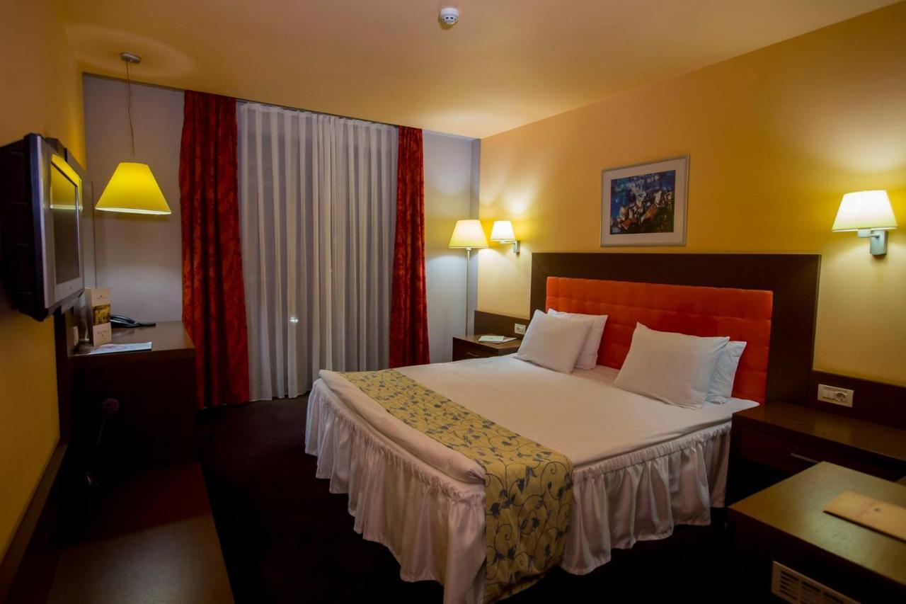 Park Hotel Romantica 스빌렌그라드 외부 사진