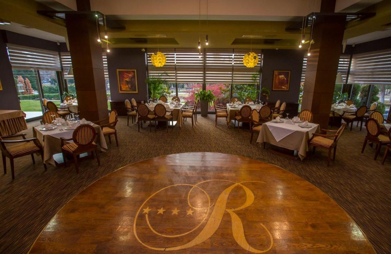 Park Hotel Romantica 스빌렌그라드 외부 사진