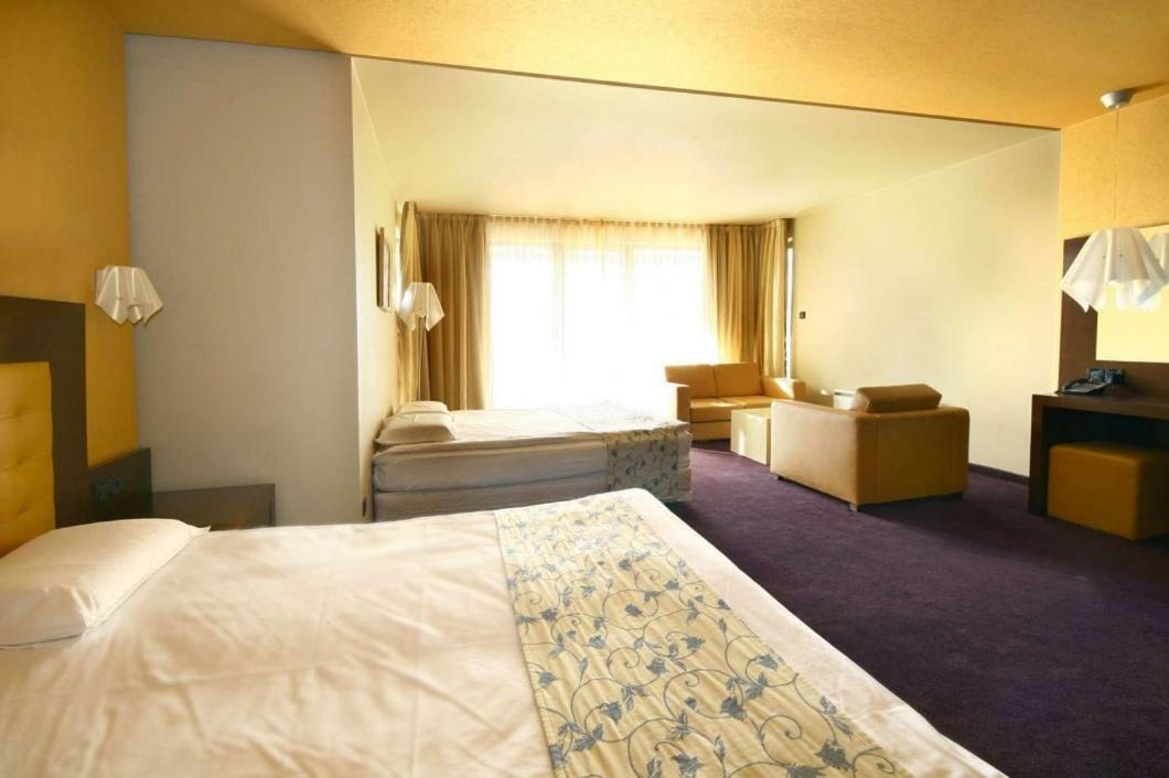 Park Hotel Romantica 스빌렌그라드 외부 사진